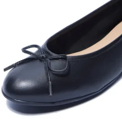 Hosanna Black Leather Ballet Flats<Carl Scarpa