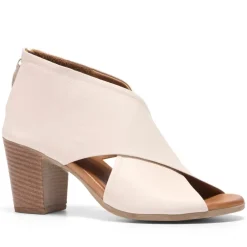 Piacere Off-White Leather Crossover Sandals<Carl Scarpa Clearance